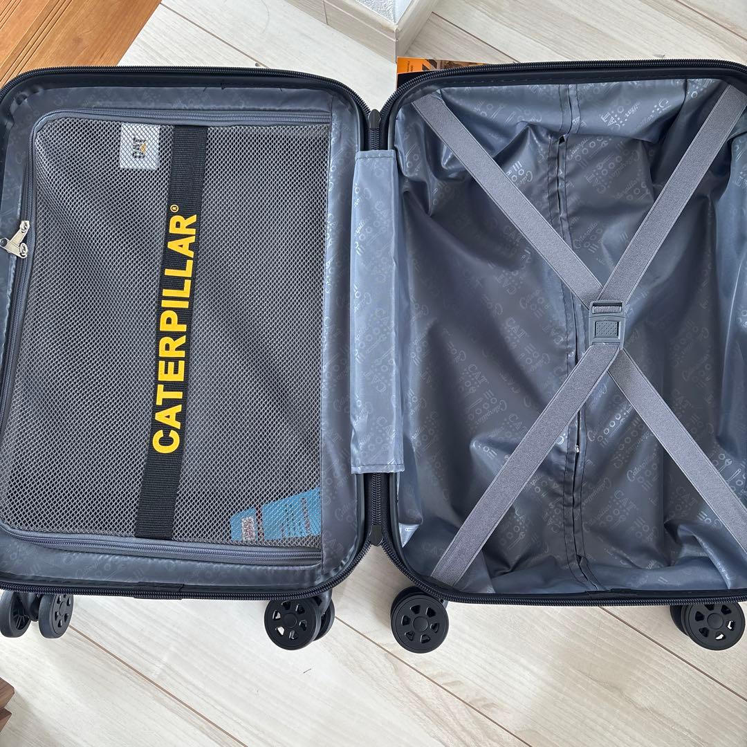 スーツケース　キャリーケース　キャタピラー　ブラックcaterpillar