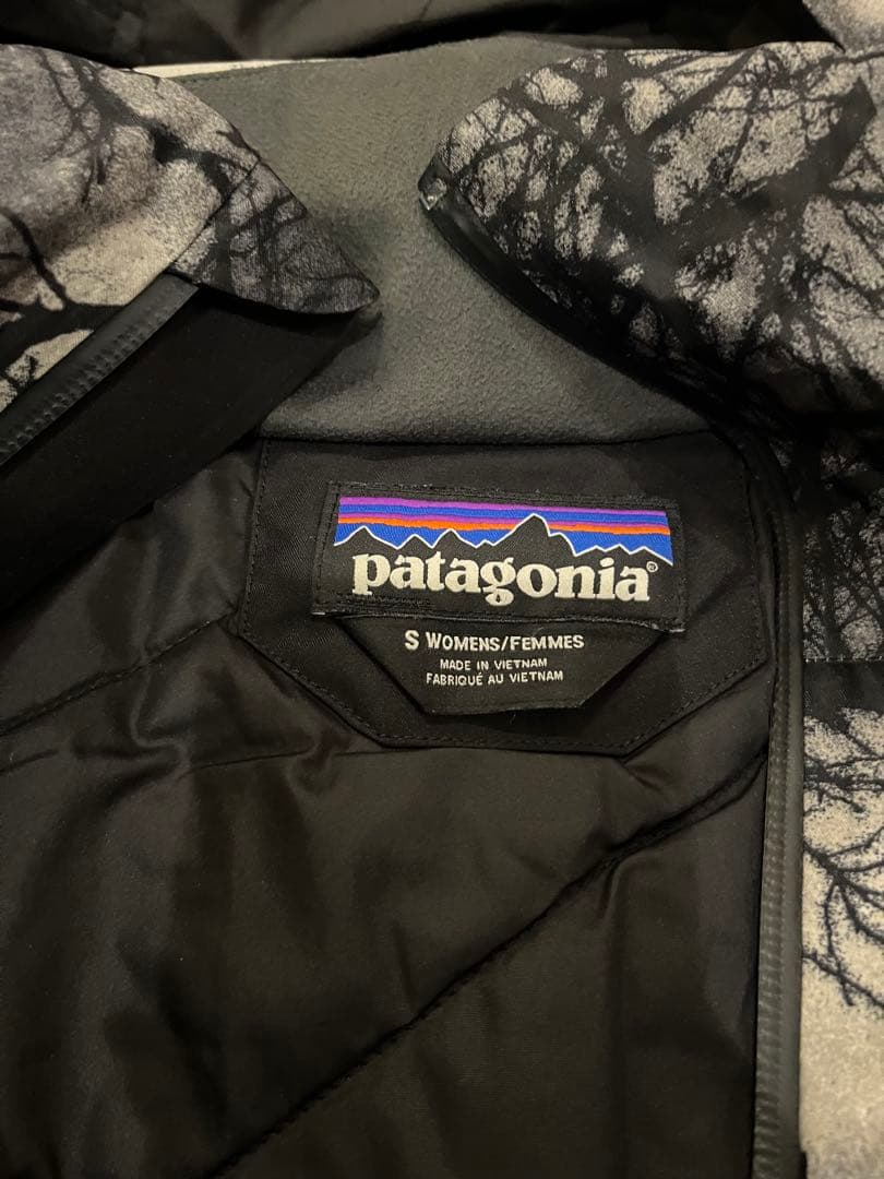 Patagonia スノーボード用ウェア 女性用 木の枝と星空デザイン