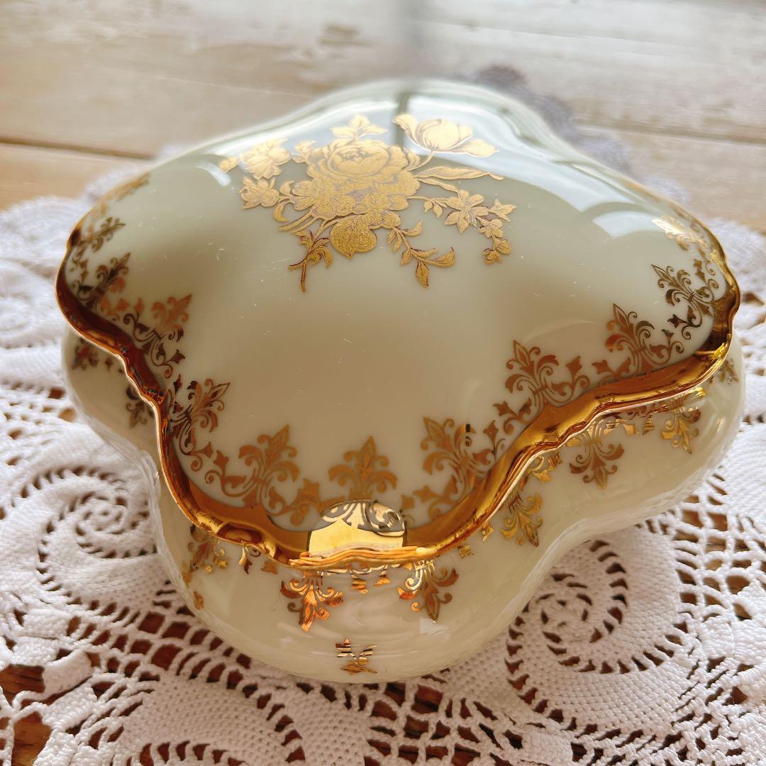 リモージュLIMOGES 金彩花柄のボンボニエール