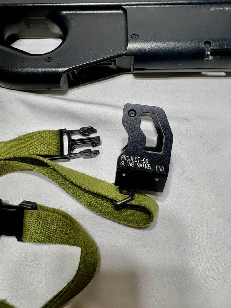 東京マルイ　P-90　フレームパーツ&アルミ製スリングスイベルエンド.、ベルト付