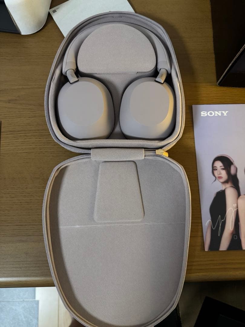 SONY WH-1000XM5×Le Sserafim ルセラフィム　ヘッドホン