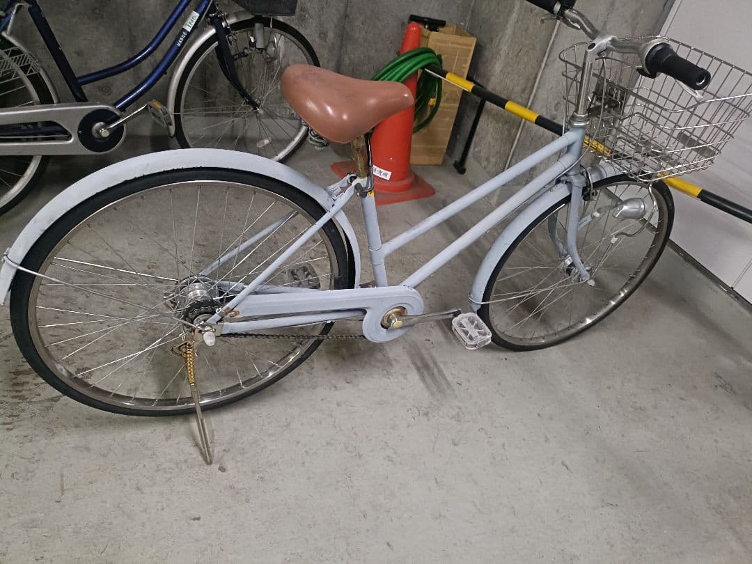 渋谷区）ブリヂストン自転車26インチ5段変速シティサイクル水色ステンレス前カゴ付