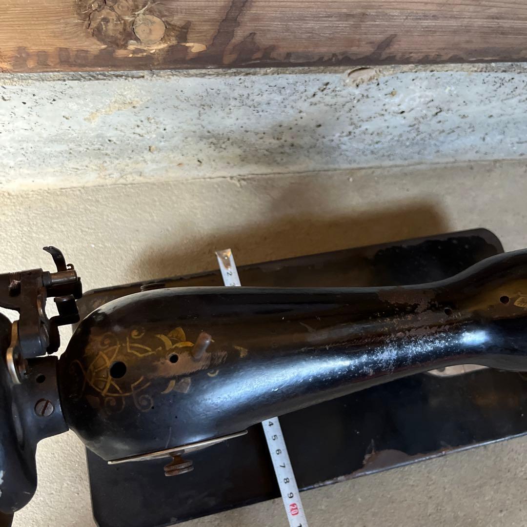 希少なアンティークミシン