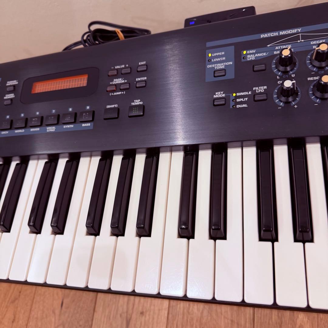 良品 ROLAND JUNO-D リミテッドエディション シンセサイザー