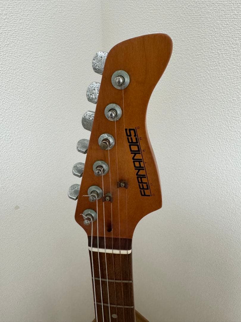 FERNANDES ストラトキャスタータイプ エレキギター