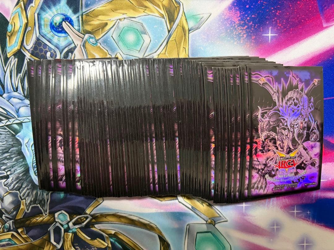 暗黒界の龍神グラファ　スリーブ68枚　23333→22222