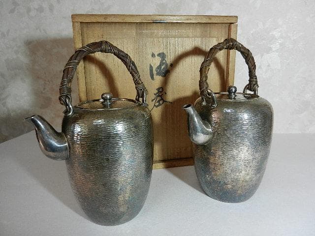 京都「岡野利光」造　純銀製棗形酒器「ちろり」一対