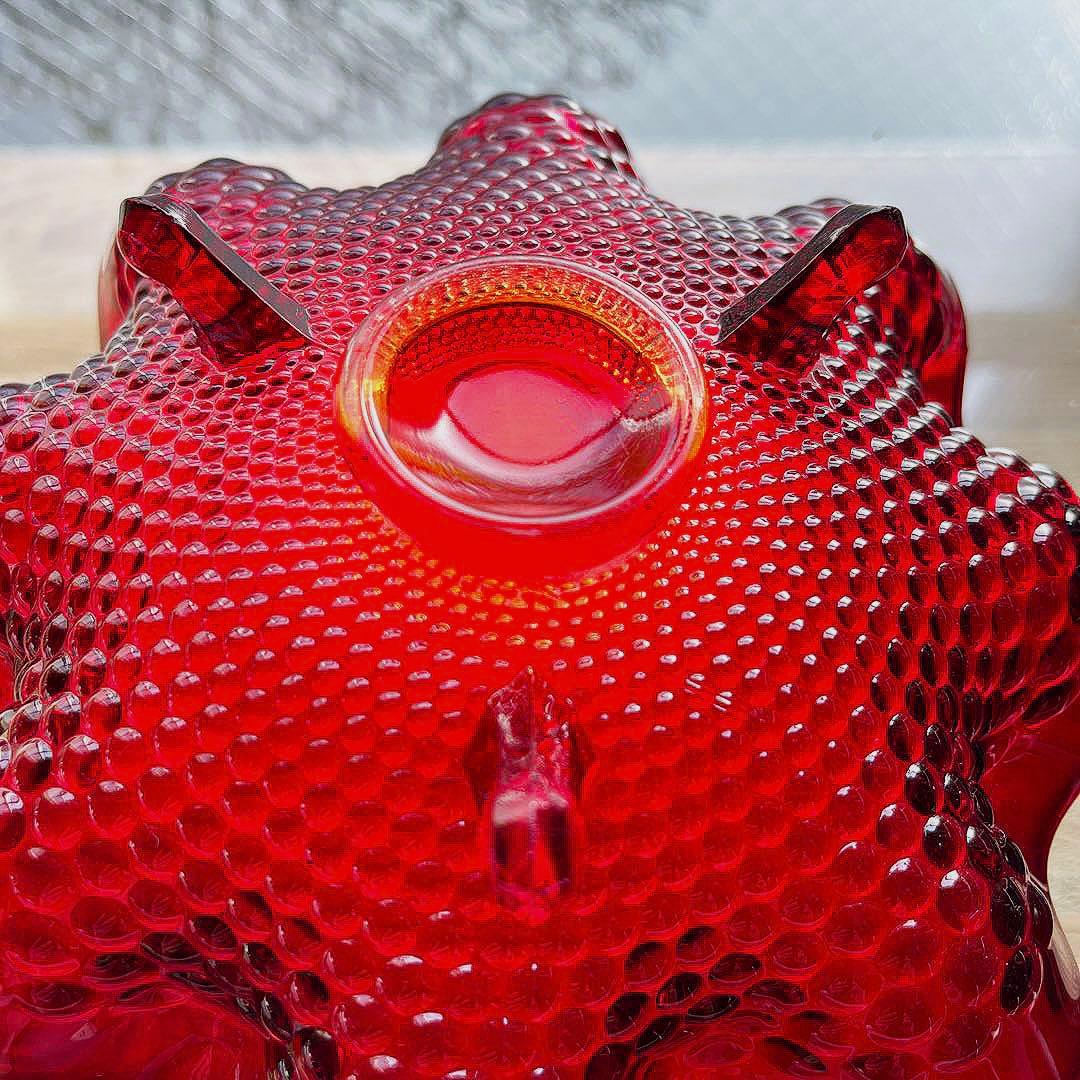 骨董　時代ガラス　霰プレス　三ツ脚付き　フリル　平鉢　菓子鉢　コンポート　ウラン