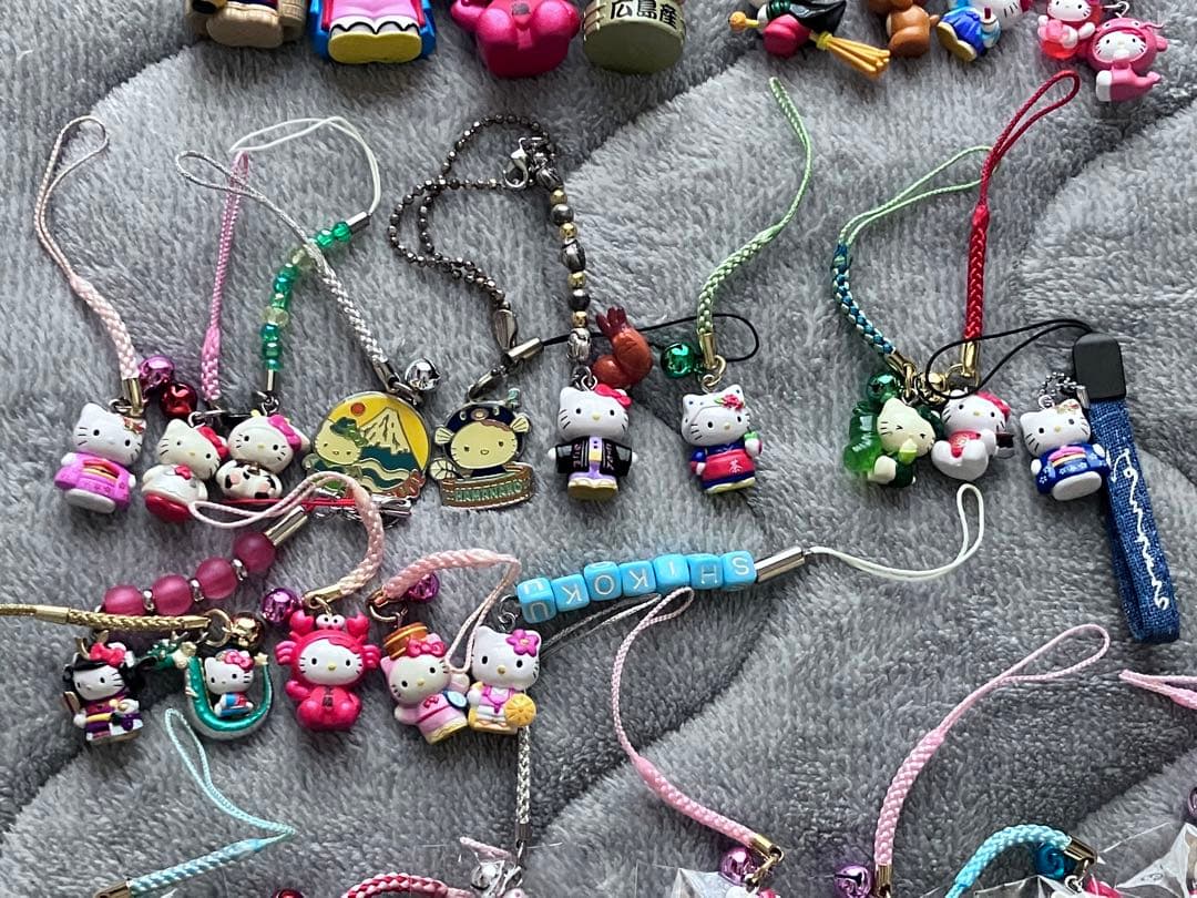 ハローキティ Hello kittyご当地ストラップ、キーホルダー28点