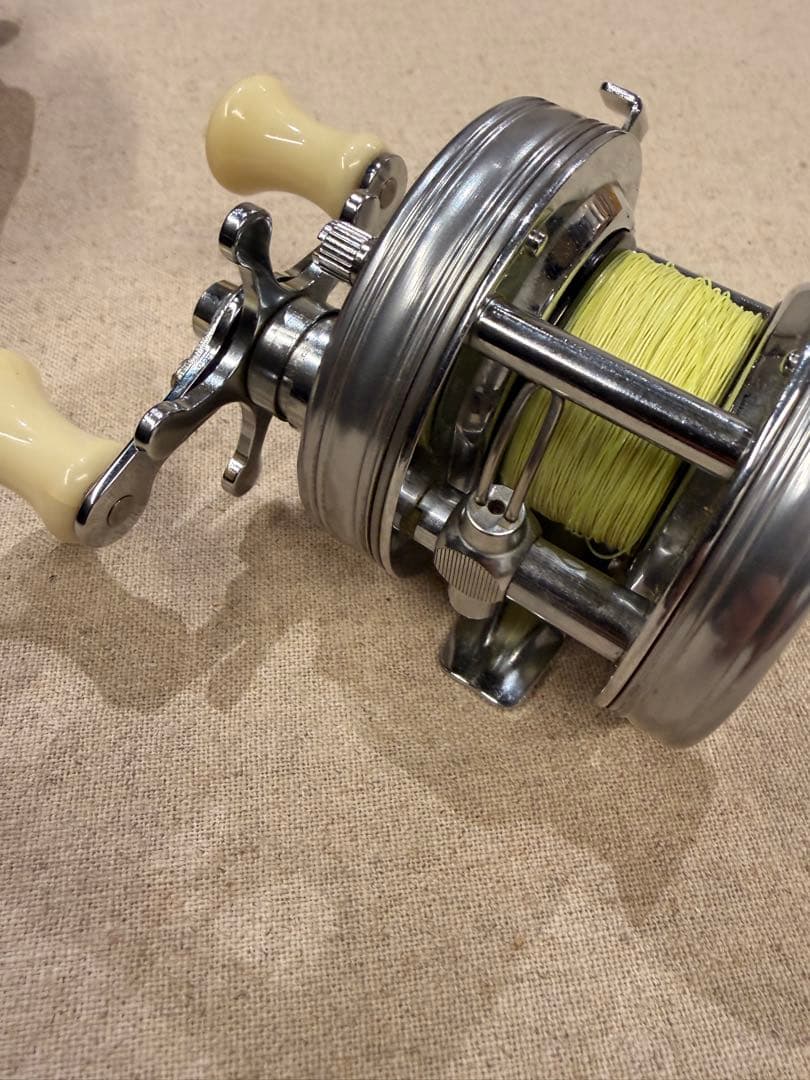 アブ アンバサダー 4500CS Abu Garcia リール シルバー 美品