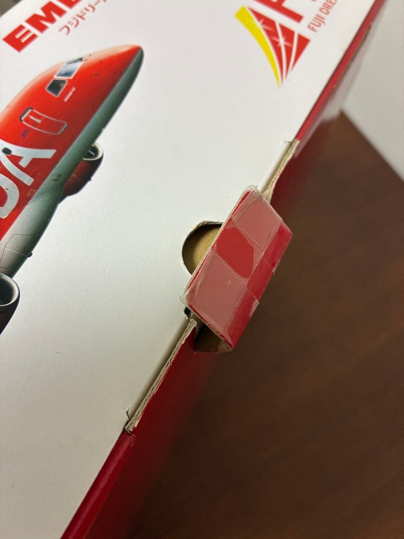フジドリームエアラインズ 赤 EMBRAER 175 1/100スケール 完成品