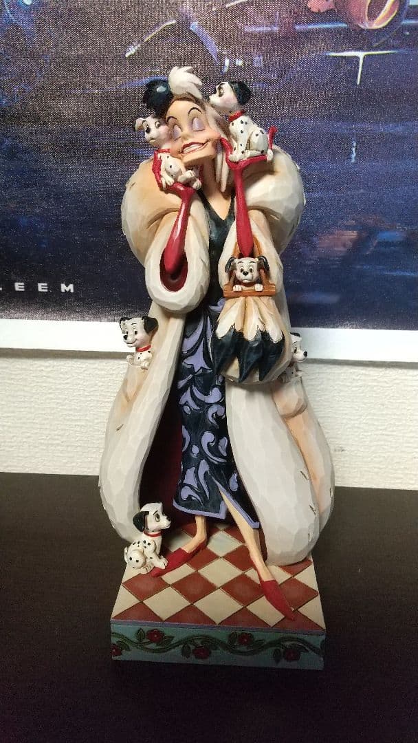 ディズニー　トラディション　101匹わんちゃん クルエラ　フィギュア　希少