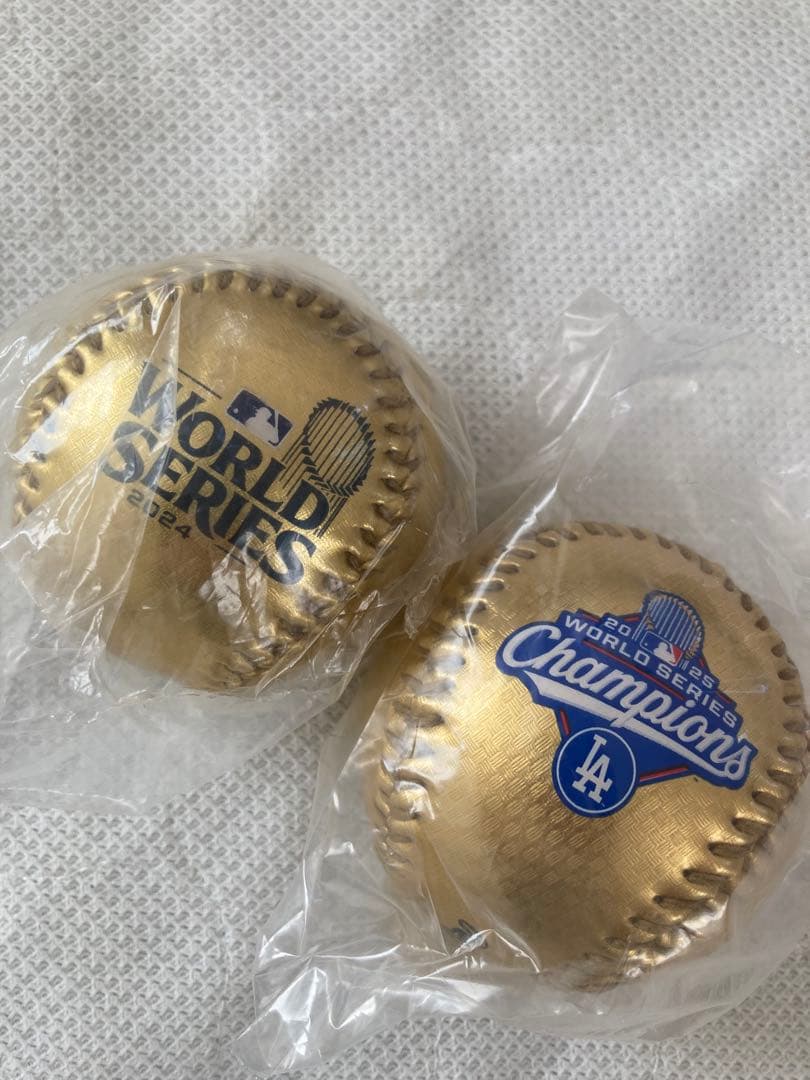 ドジャース　優勝記念　ボール　2024 2025 2点　ゴールド　スタジアム