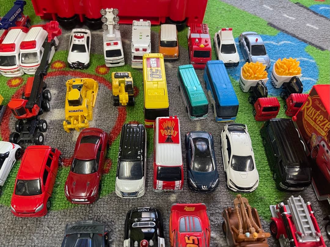 トミカ　ミニカー56台　収納トラック2台　タカラトミー　TOMICA　まとめ売り