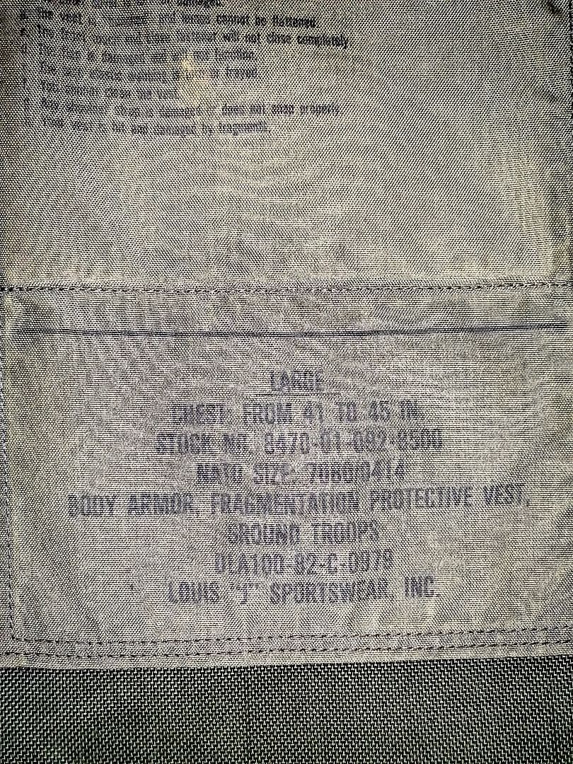 米軍　実物放出品　ボディアーマー★防弾ベスト★ＵＳ.M.C海兵隊★ＵＳ.ARMY