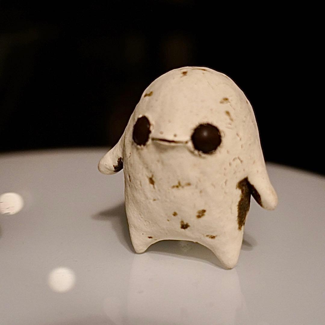 ②マラカスぼうや　ミヤチヤスヨさん　常滑焼