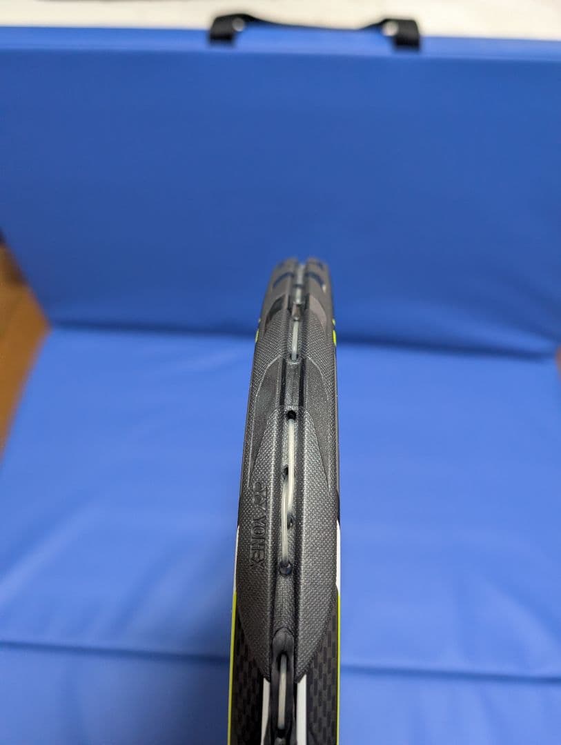 ヨネックス　EゾーンDR100