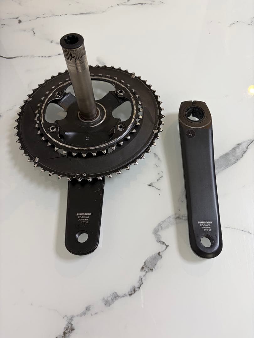 SHIMANO ULTEGRA R8100クランクセット ブラック