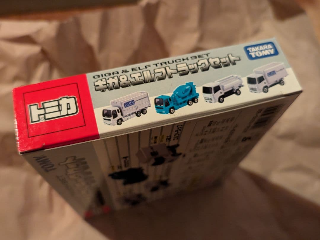 トミカ　ギガ＆エルフトラックセット　TOMICA