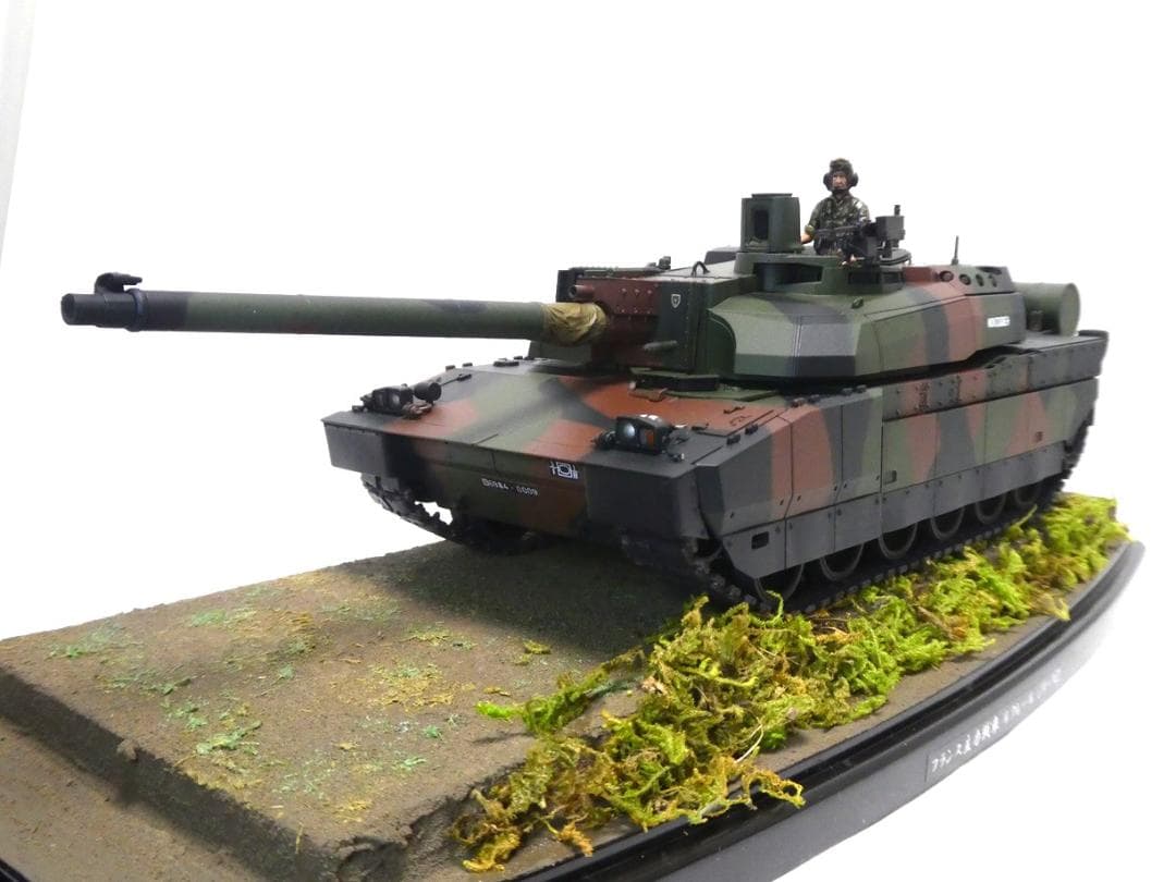 タミヤ　1/35 フランス主力戦車 ルクレール シリーズ2　完成品