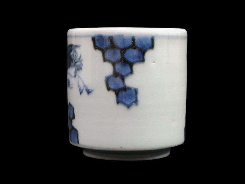 古伊万里　染付　鶴に亀甲紋の図　覗き　のぞき　猪口　E087AS-DBk