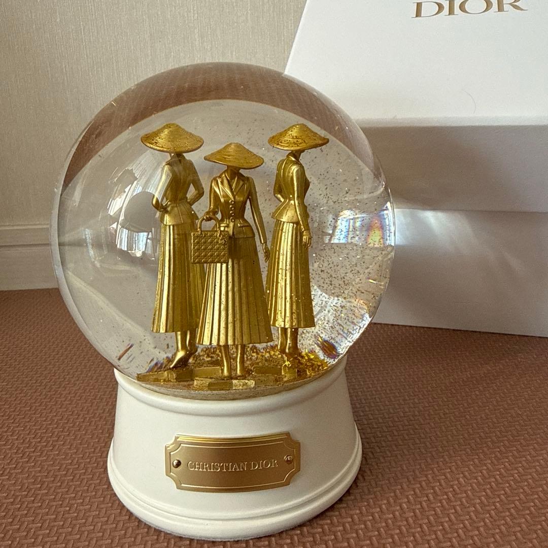 クリスチャンディオール2025ホリデーギフト　スノードーム