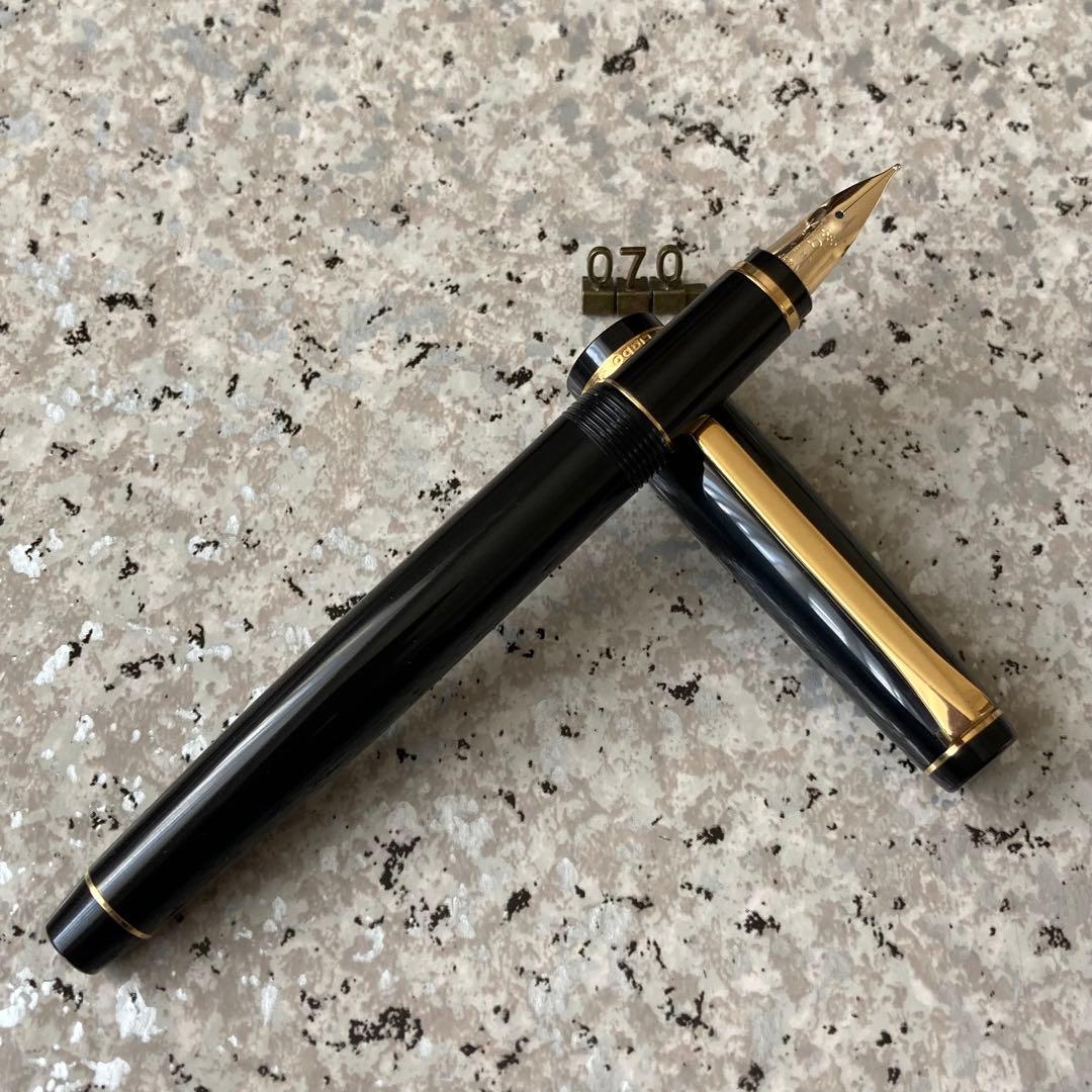 #070 未使用品 万年筆 PILOT パイロット エラボー Elabo 14k