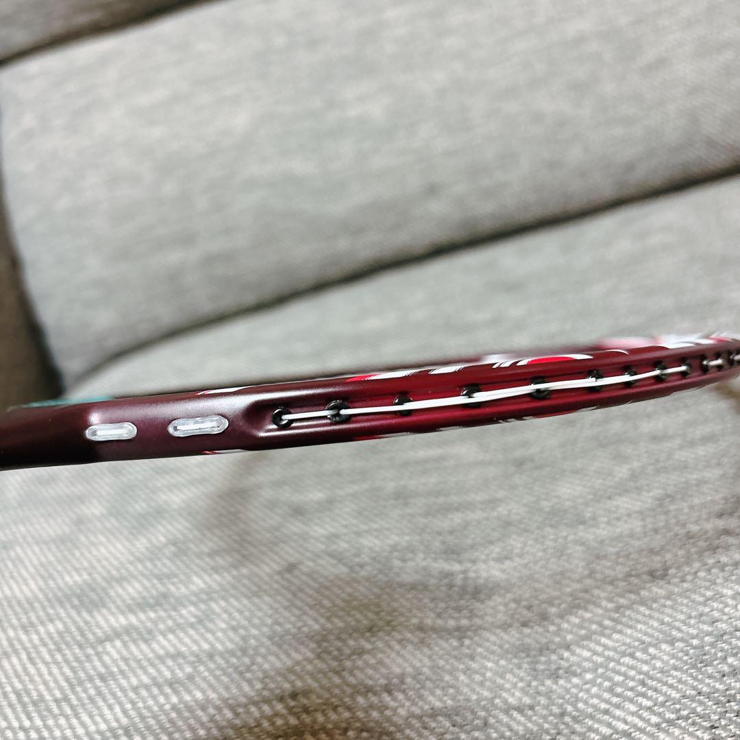 バドミントン　ラケット　 アストロクス 100ZZ クレナイ　4UG5 希少品