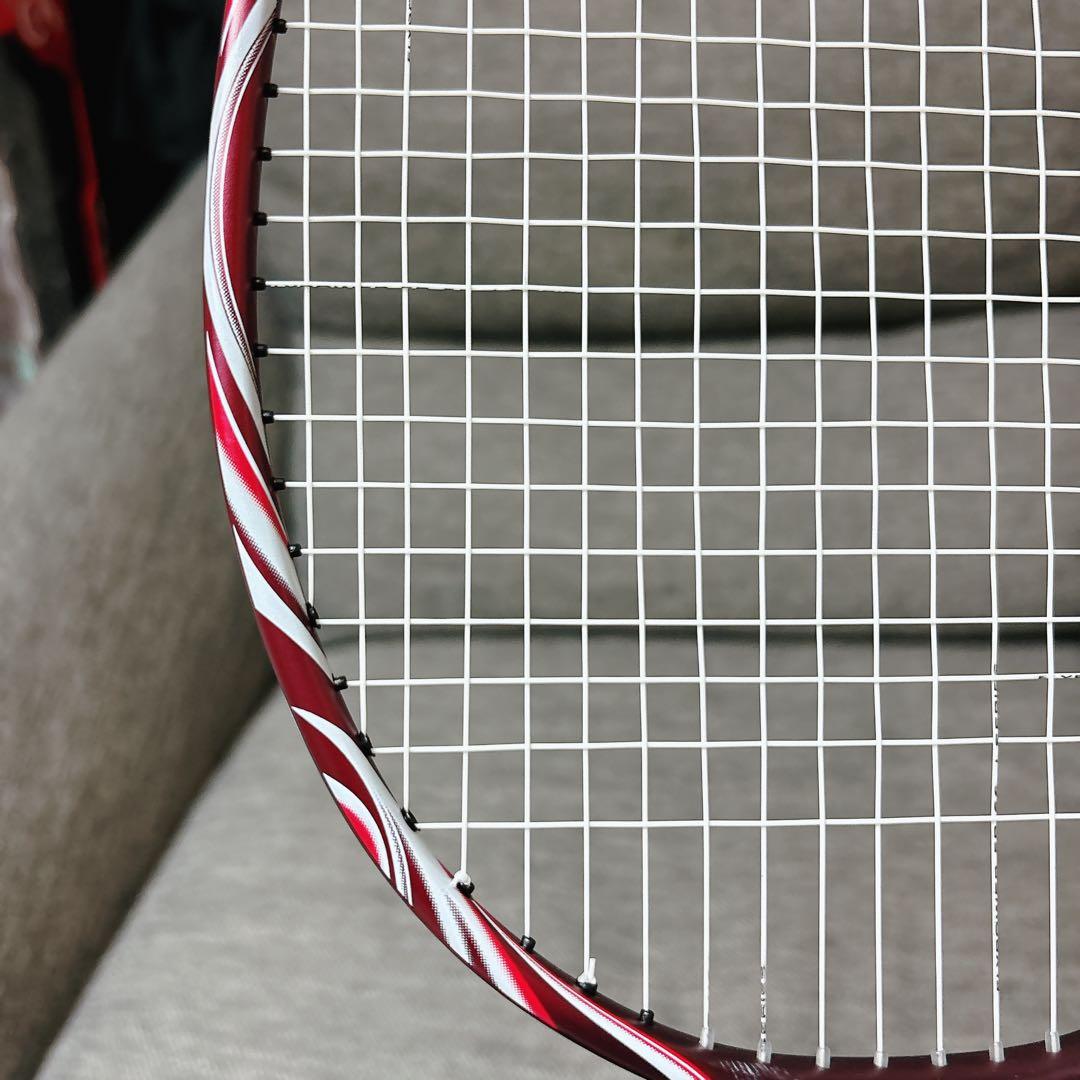 バドミントン　ラケット　 アストロクス 100ZZ クレナイ　4UG5 希少品