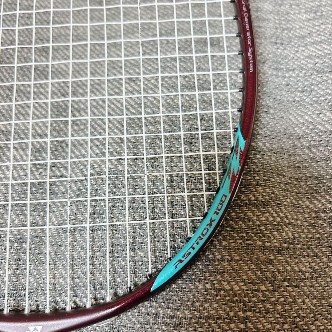 バドミントン　ラケット　 アストロクス 100ZZ クレナイ　4UG5 希少品