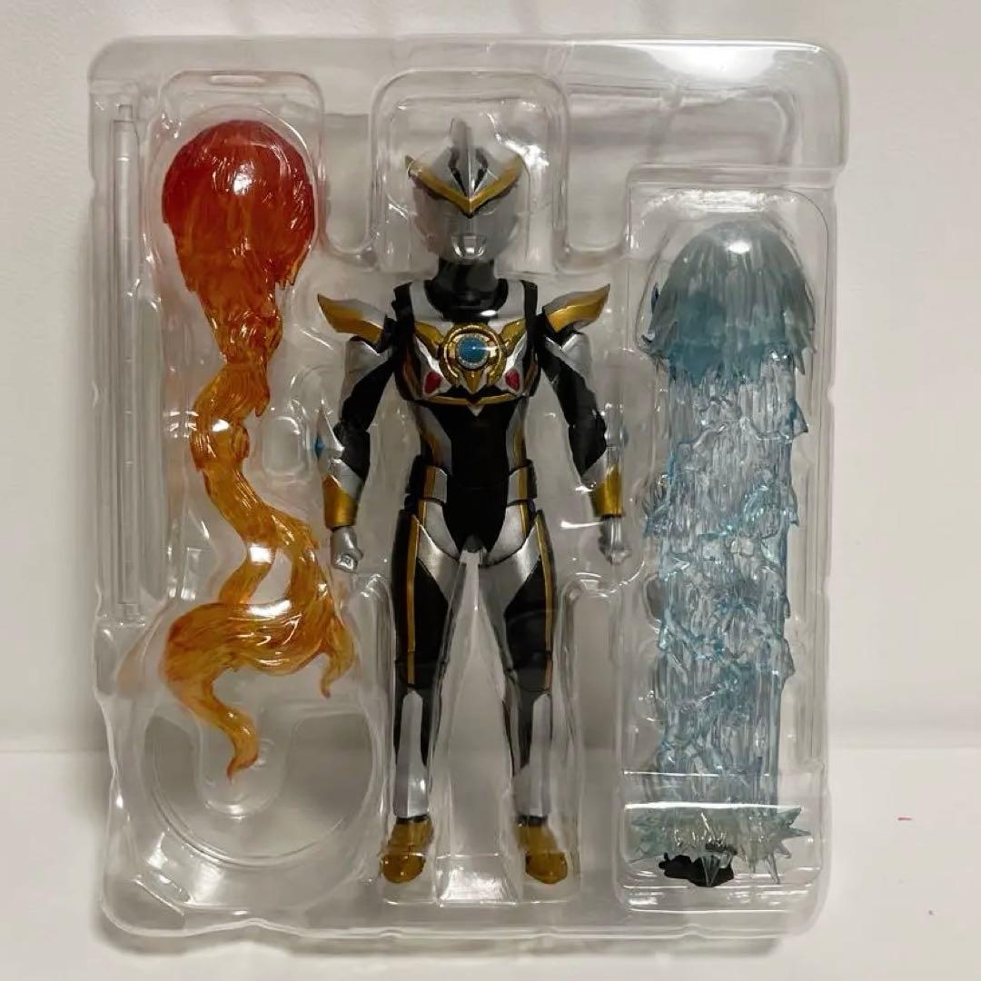 SHFiguarts ULTRAMAN R/B フィギュア