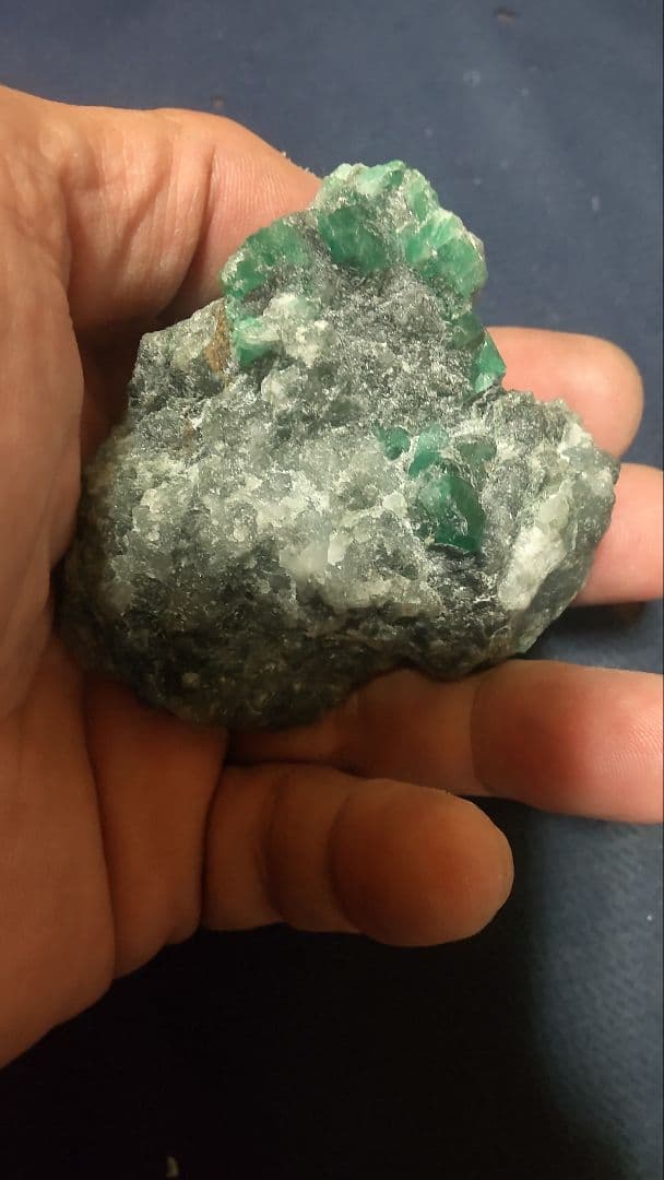 天然エメラルド原石、パキスタン産