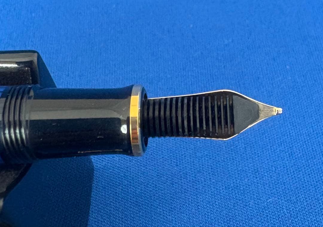 正規輸入品　ペリカン万年筆　スーべレーンM400 M字　ブルーストライブ