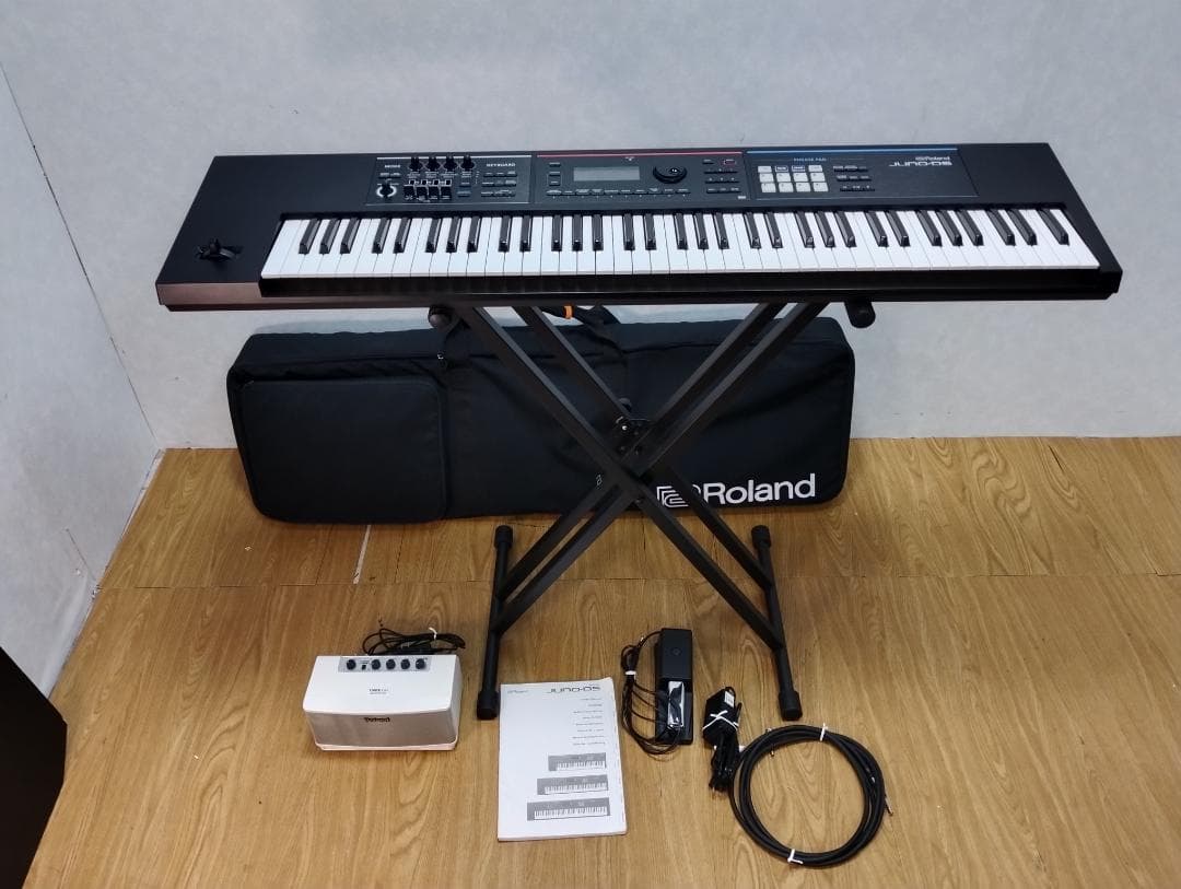 たむらけ様直接引き取りS♢858 ROLAND シンセサイザー＆モニターアンプ