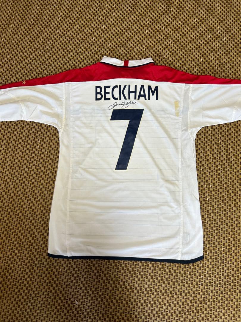 2004 イングランド代表 ベッカム サイン入りシャツ 7 ギャランティ付き