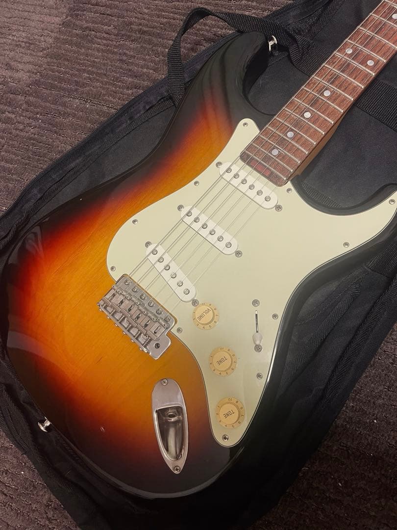 Bacchusネック➕historyボディのストラトキャスター 日本製