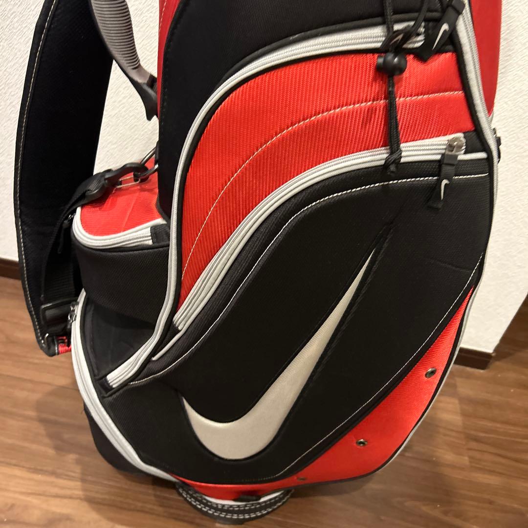 美品ナイキ レッド/ブラック 赤/黒　布地　軽量 ゴルフバッグ キャディバッグ