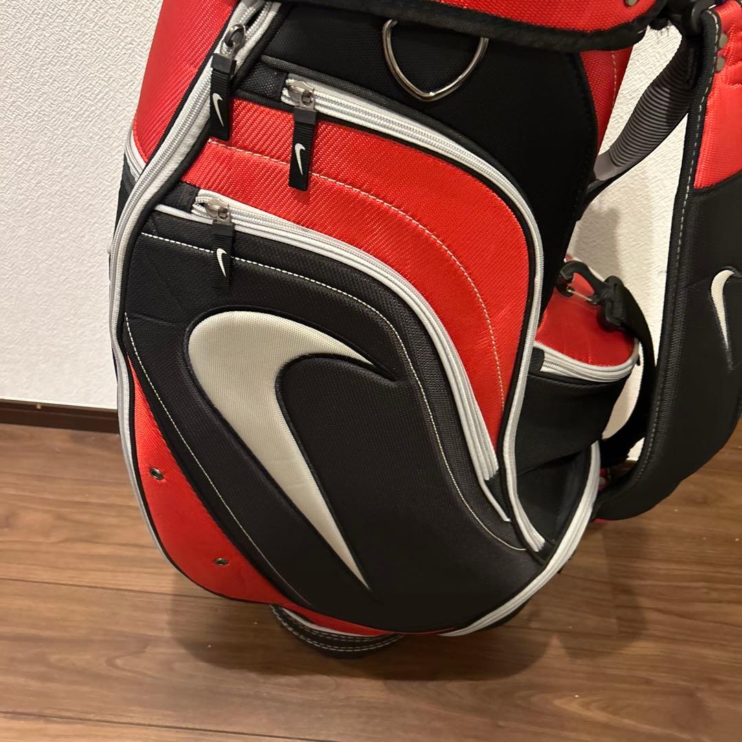 美品ナイキ レッド/ブラック 赤/黒　布地　軽量 ゴルフバッグ キャディバッグ