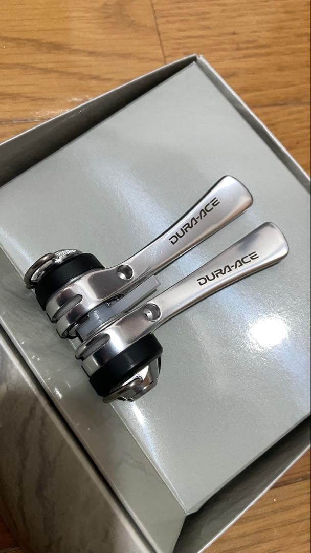DURA-ACE SL-7700 ダブルレバー 9s NEW OLD STOCK