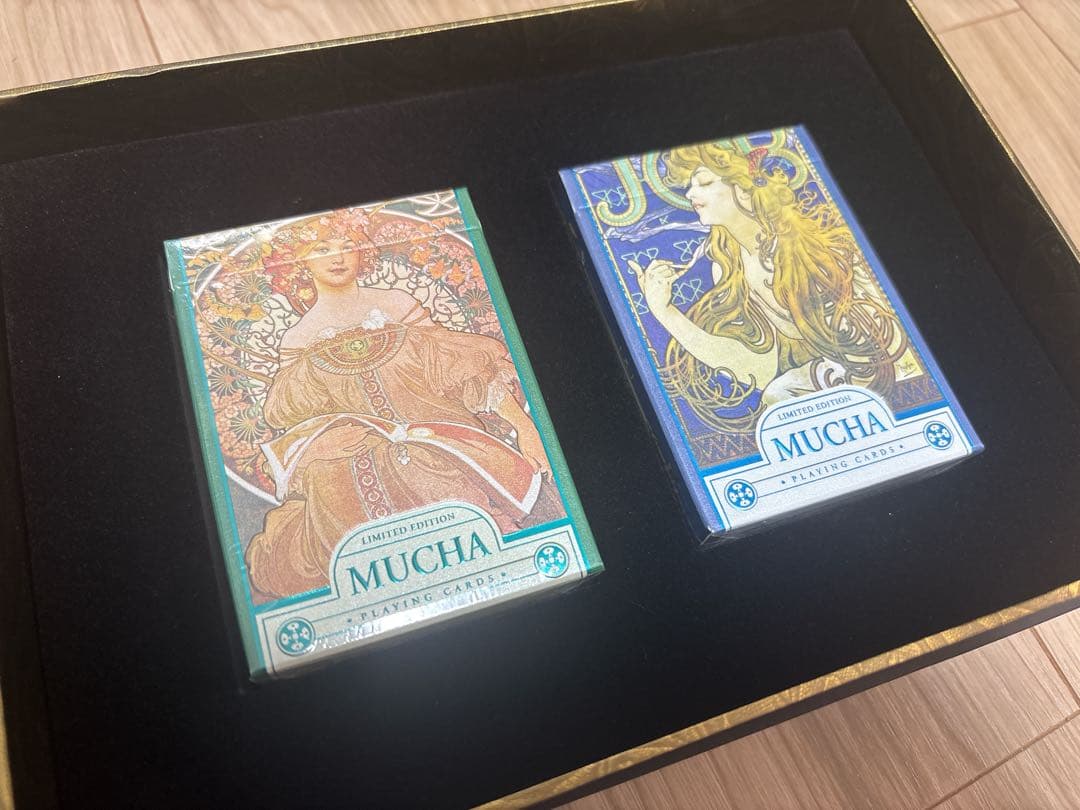 【未使用】限定生産ミュシャ高級トランプ Mucha Holo Boxset