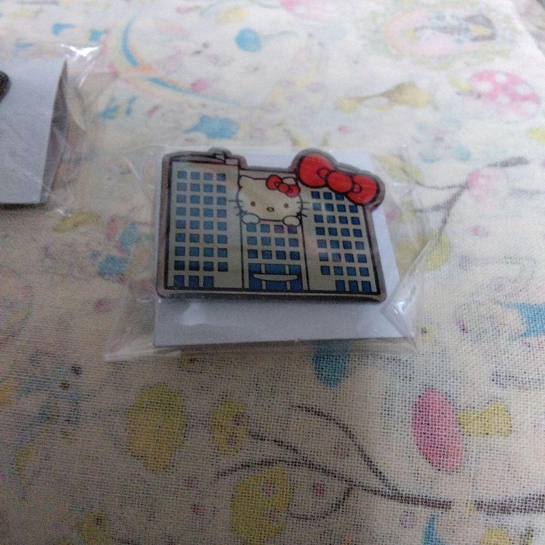 未使用　ハローキティ 文化服飾学院　ピンバッジ 6個セット