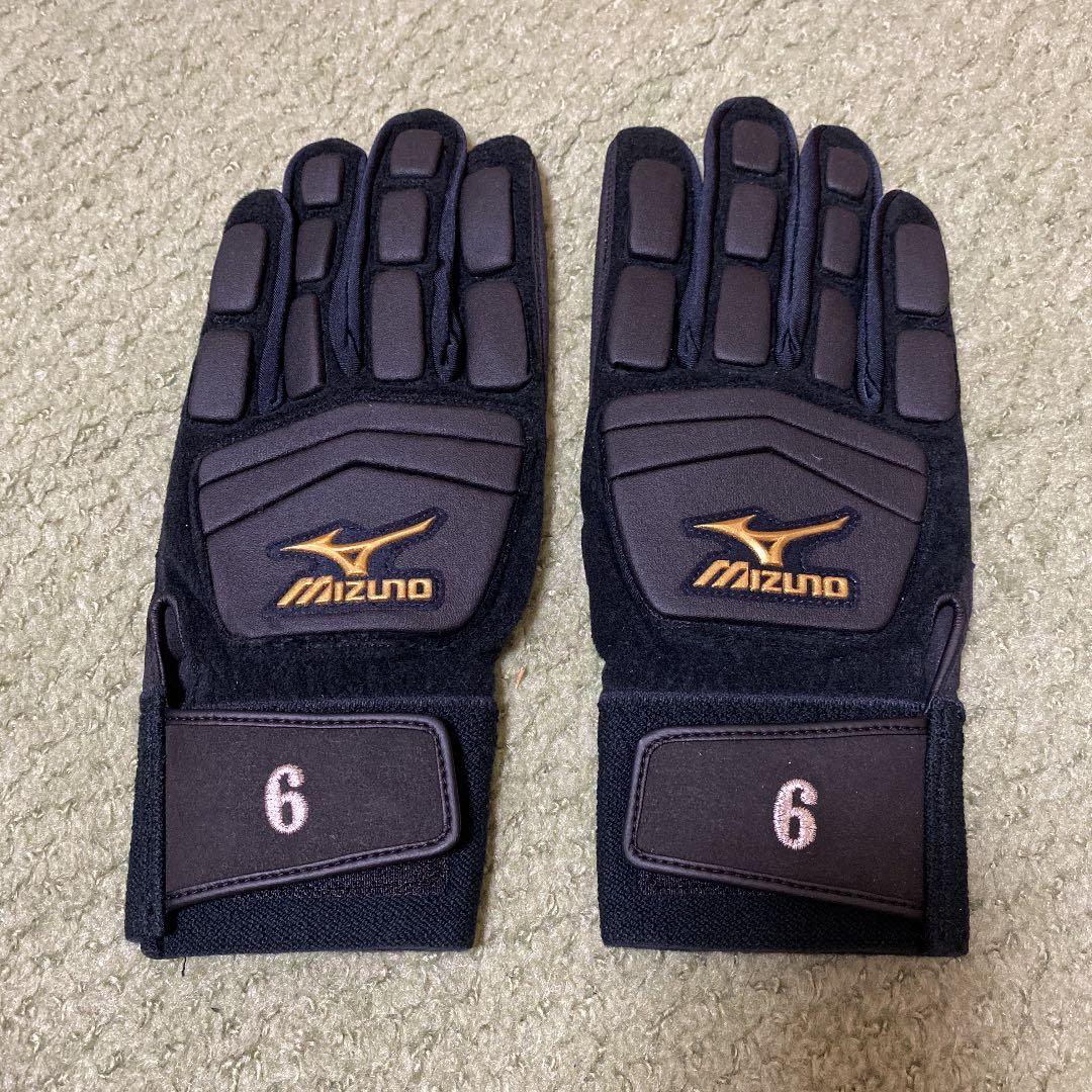 中田　翔　選手　走塁グローブ