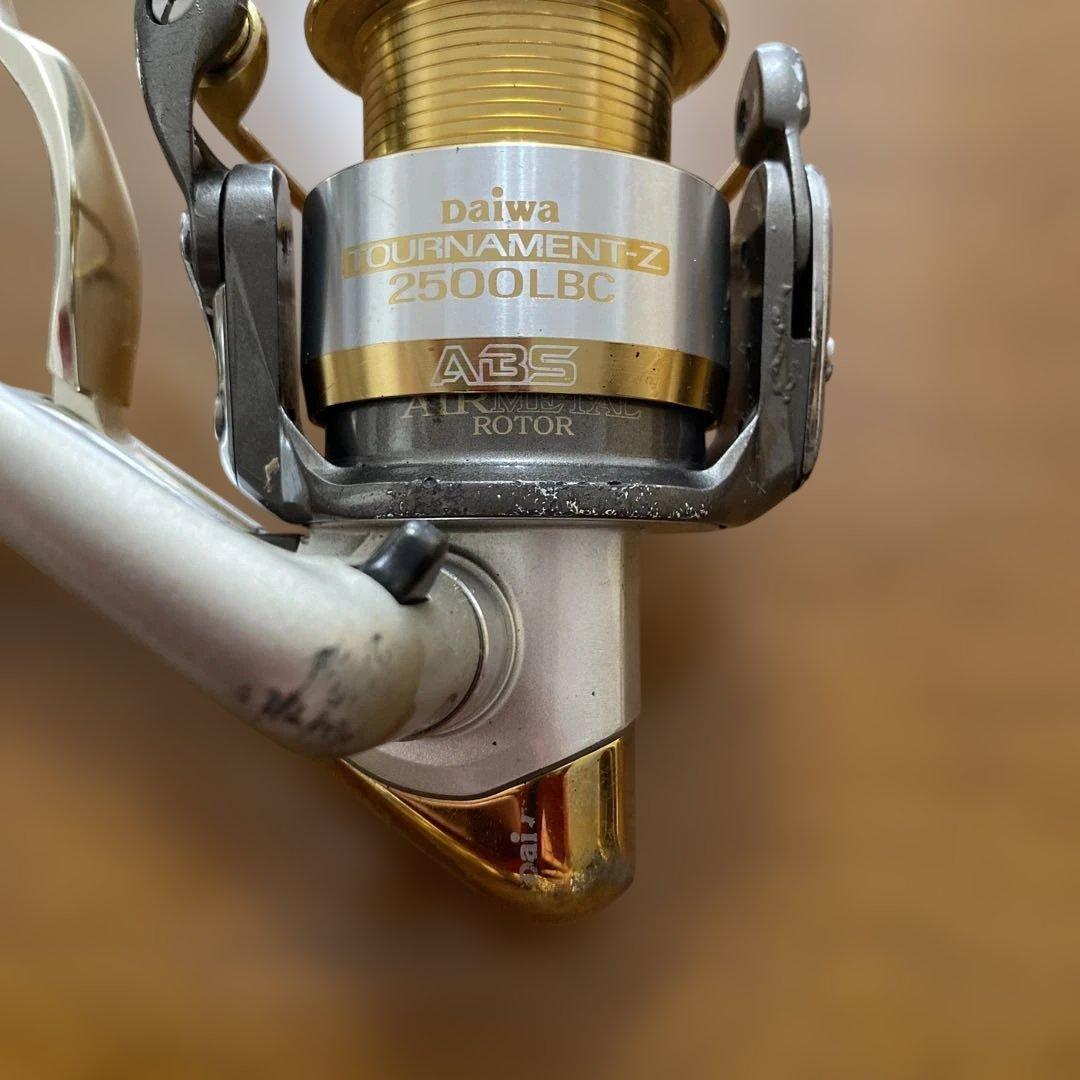 Daiwa Tournament-Ｚ 2500 LBC リール、収納ケース