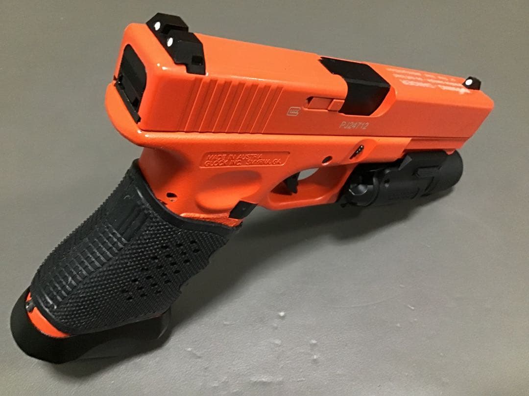 GLOCK 17 ガスガン マガジン2本＋ラバーグリップ＋マルイライト他付