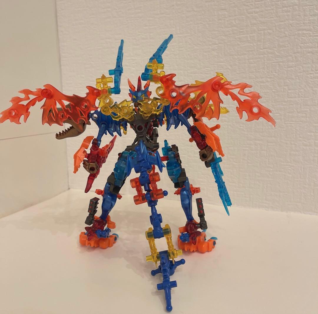 ほねほねザウルス　覇王竜スーパーアーマードブレイズティラノキング