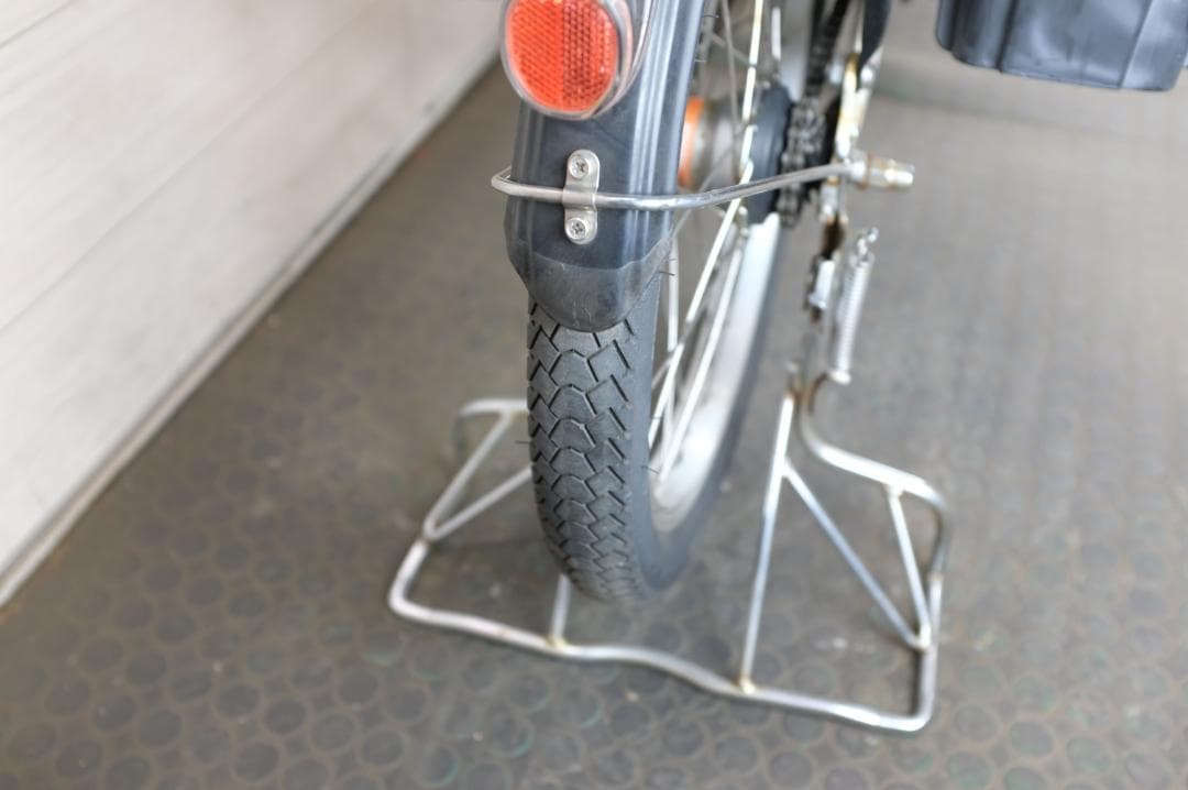 パナソニック ギュット　　20インチ　3段　8.9Ah（5点灯）充電器あり