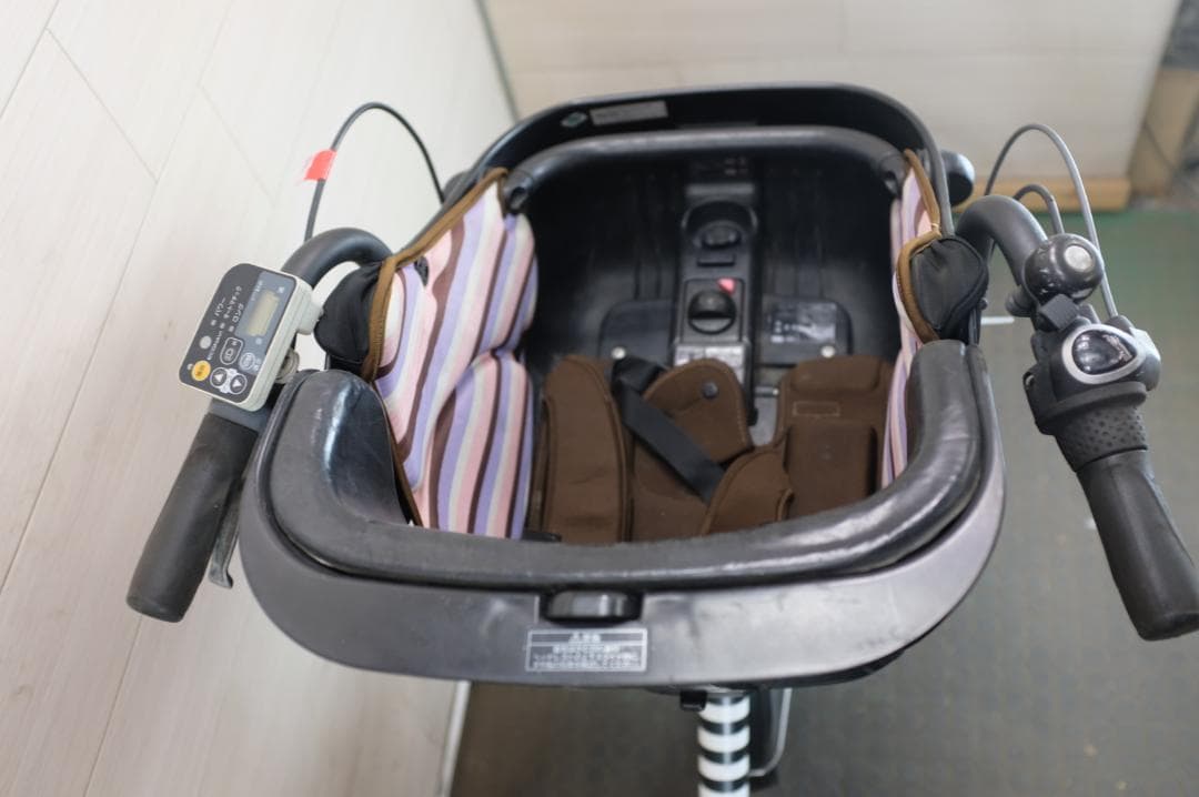 パナソニック ギュット　　20インチ　3段　8.9Ah（5点灯）充電器あり