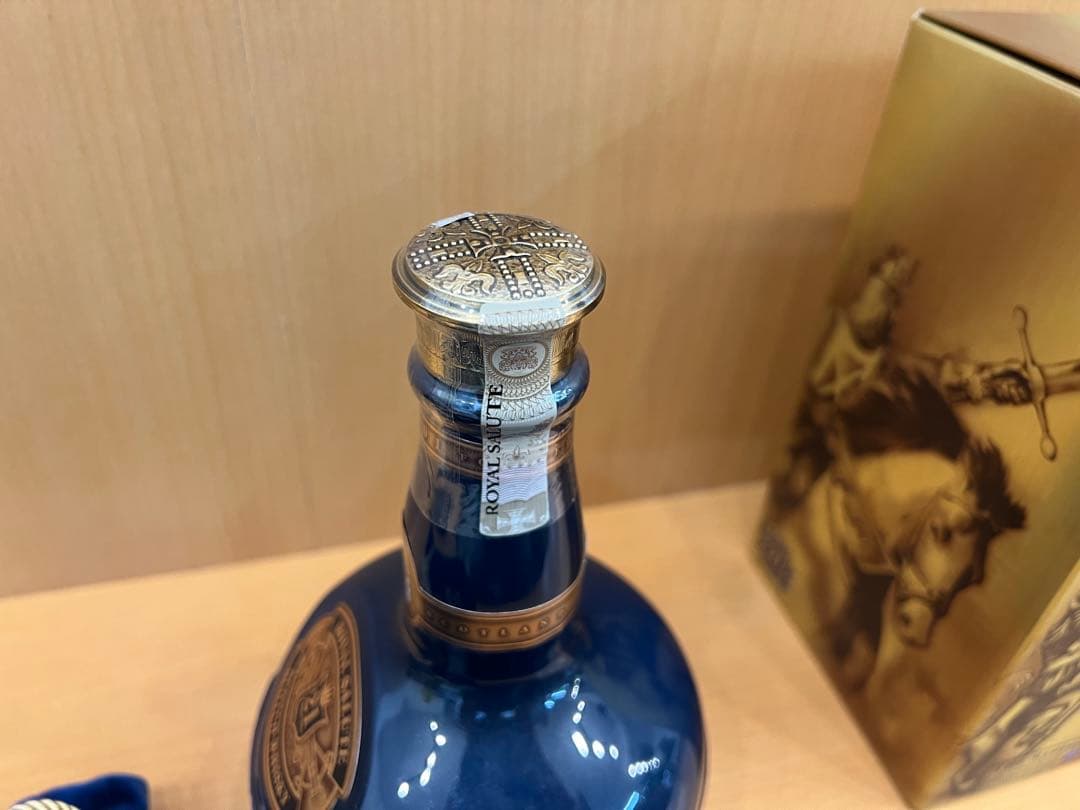 よ*う様 ⚪︎未開栓美品 ロイヤルサルート21年 青陶器ボトル スコッチウィスキ