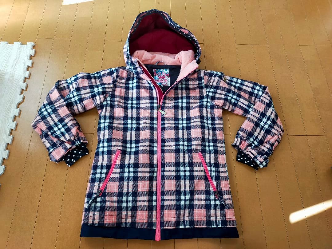 【コスモス】女性用スノーボードウェアセット、そのままゲレンデへ！