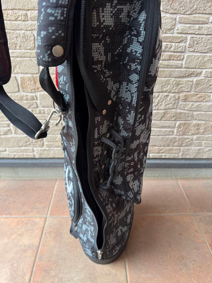 希少　OAKLEY オークリー　迷彩柄　カモフラ　スタンド式　軽量キャディバッグ